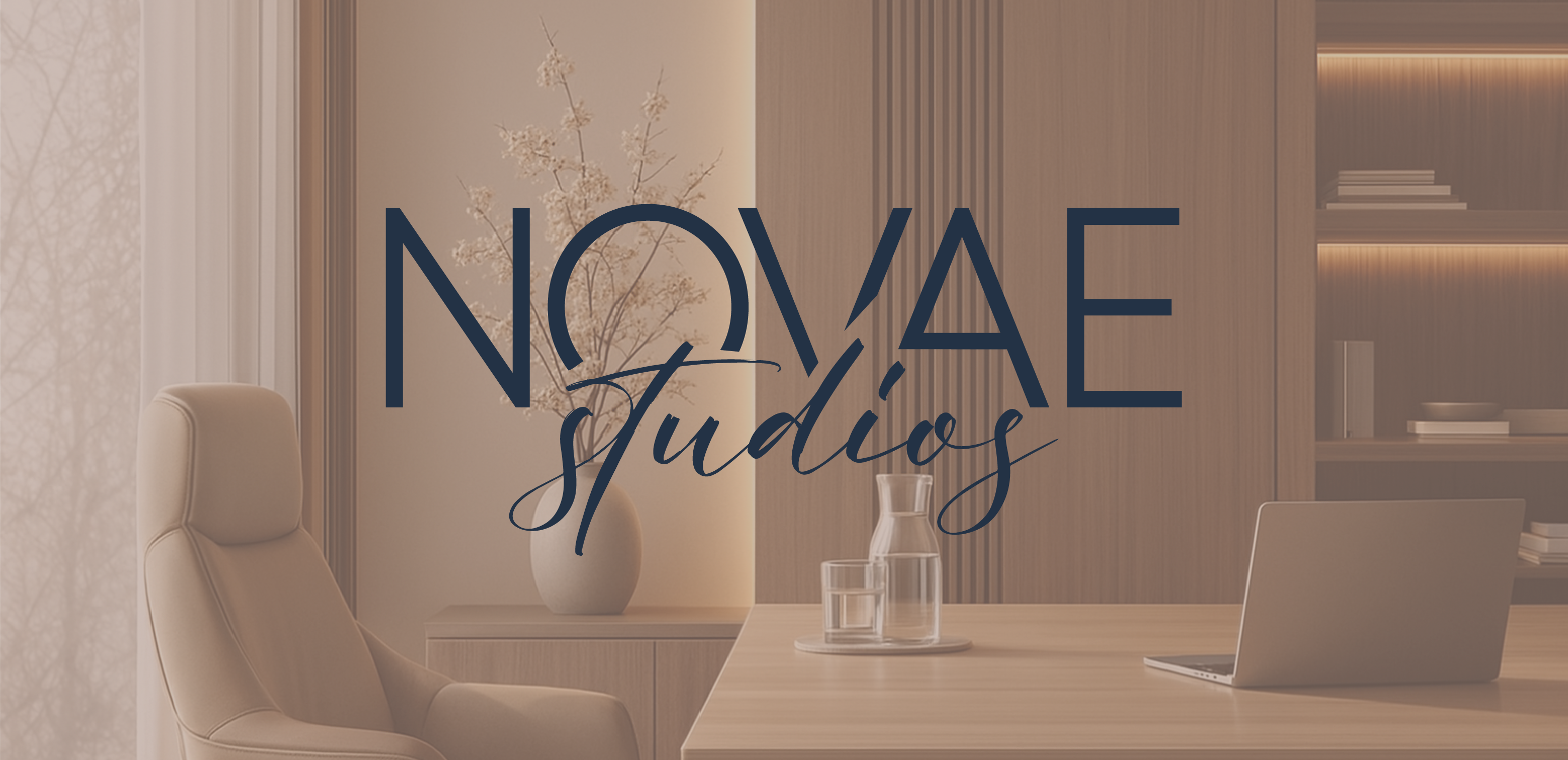 hero image met logo novae studios in een kantoor setting